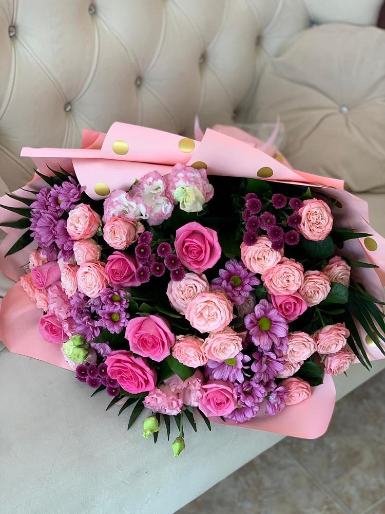 Букет цветов из: Хризантемы, Розы и Лизиантусы в Штурме