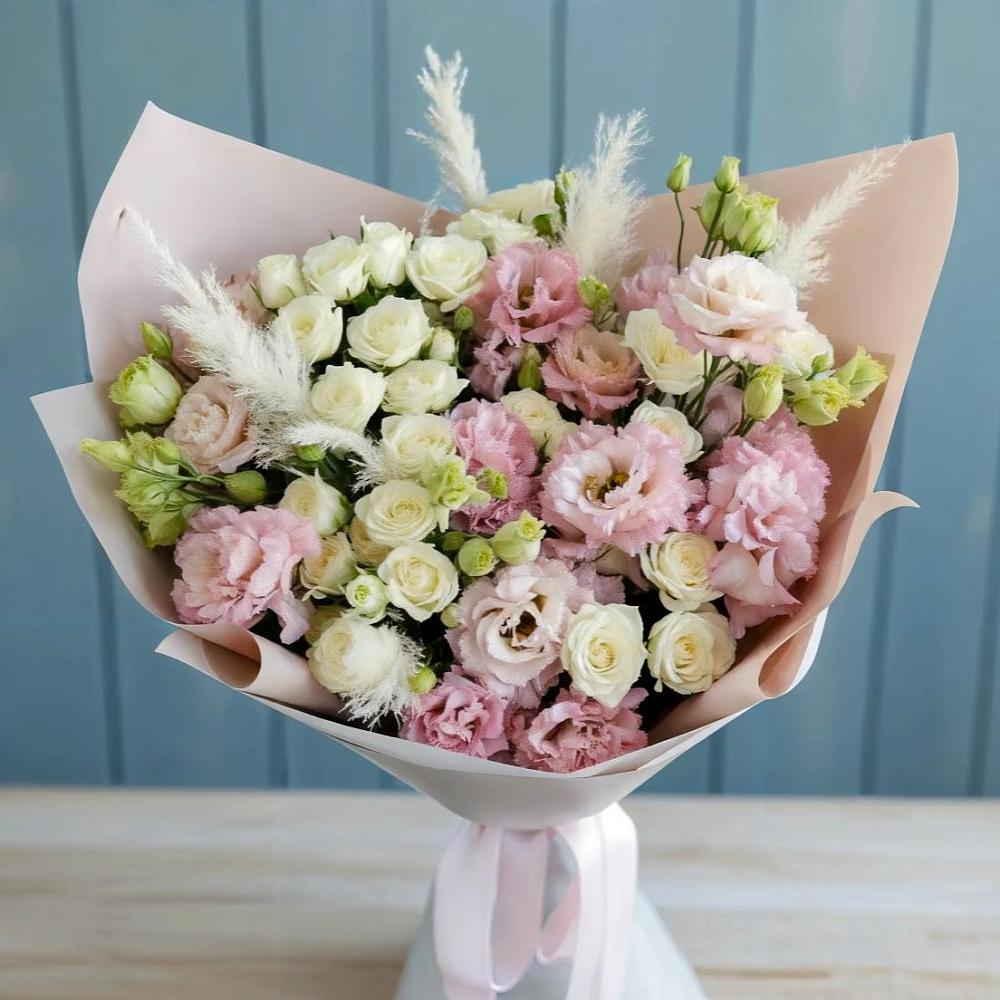 Букет цветов из: Альстромерии и Розы в Штурме