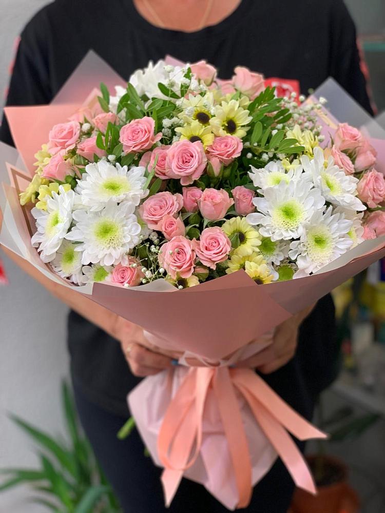 Букет цветов из: Розы и Хризантемы в Штурме