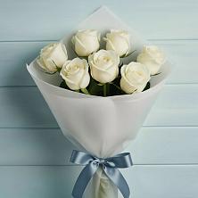 Букет 7 Белых роз Эдлесс Лав в Штурме