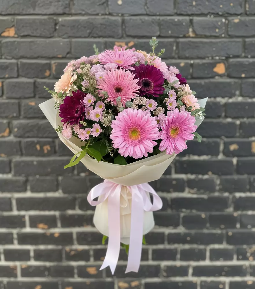 Букет цветов из: Герберы и Хризантемы в Штурме