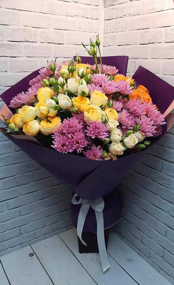 Букет цветов из: Хризантемы и Розы в Штурме