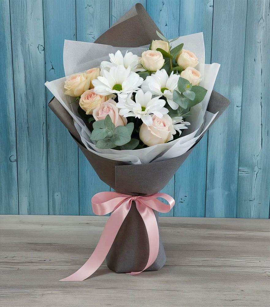 Букет цветов из: Хризантемы и Розы в Штурме
