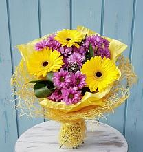 Букет цветов из:  Хризантемы и Герберы в Штурме