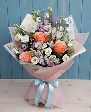 Букет цветов из:  Лизиантусы, Розы, Альстромерии и Гипсофила в Штурме