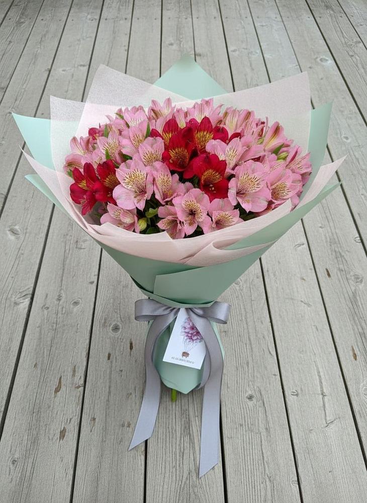 Букет цветов из: Альстромерии в Штурме