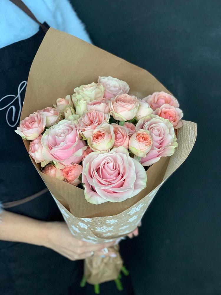 Букет цветов из: Хризантемы и Розы в Штурме