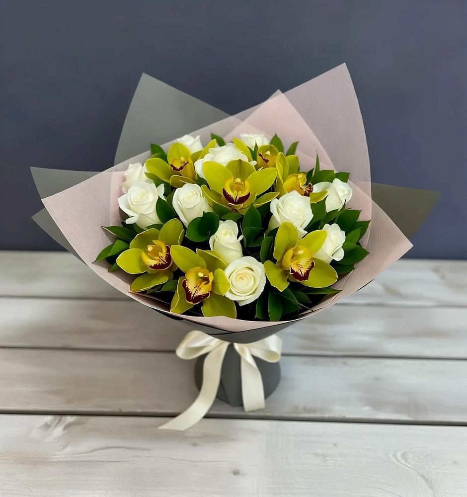 Букет цветов из: Орхидеи и Розы в Штурме