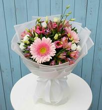 Букет цветов из:  Герберы, Альстромерии и Лизиантусы в Штурме
