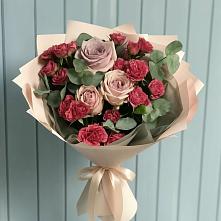 Букет цветов из:  Гвоздики и Розы в Штурме