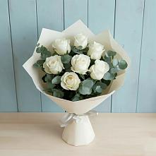 Букет Белые розы в Эвкалипте в Штурме