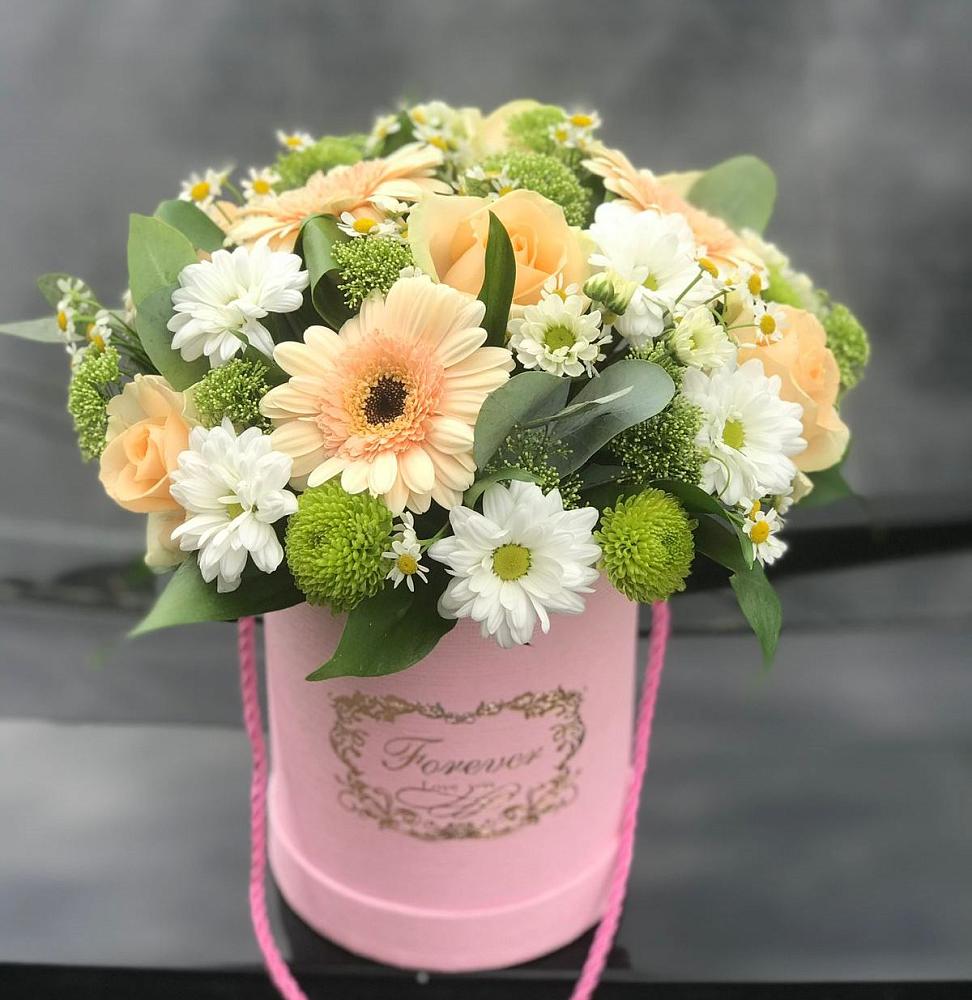 Цветочная композиция из Розы, Герберы и Хризантемы в шляпной коробке в Штурме