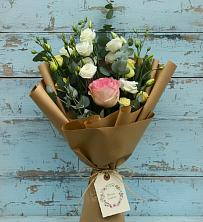 Букет цветов из:  Розы и Лизиантусы в Штурме