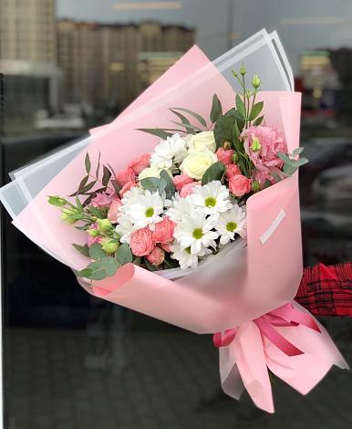 Букет цветов из: Розы, Лизиантусы и Хризантемы в Штурме