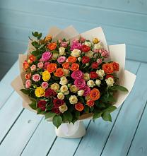 Букет Микс из разноцветных кустовых роз в Штурме
