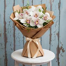 Букет цветов из:  Орхидеи и Розы в Штурме